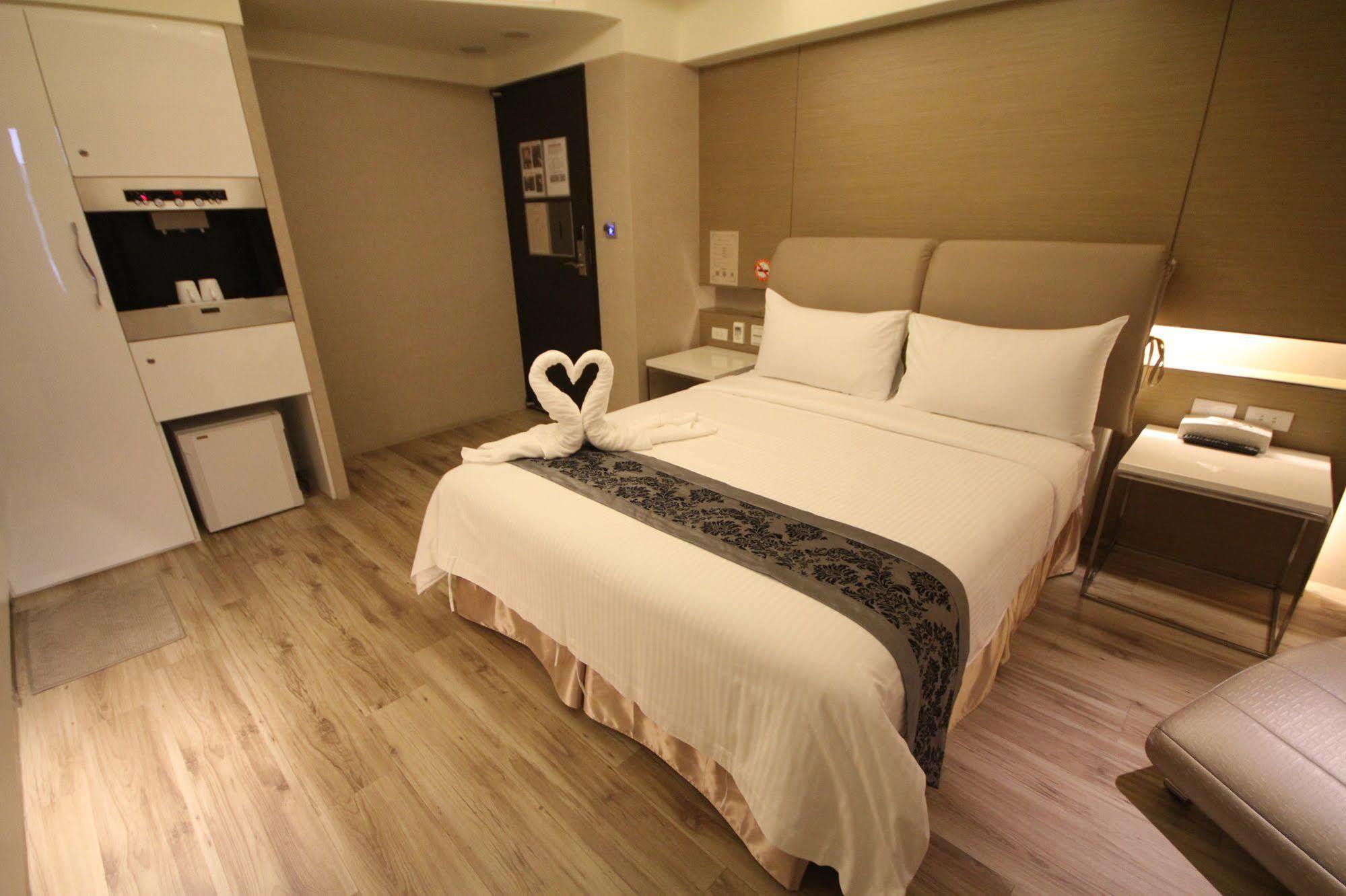 Open Room Hotel Tamsui Buitenkant foto