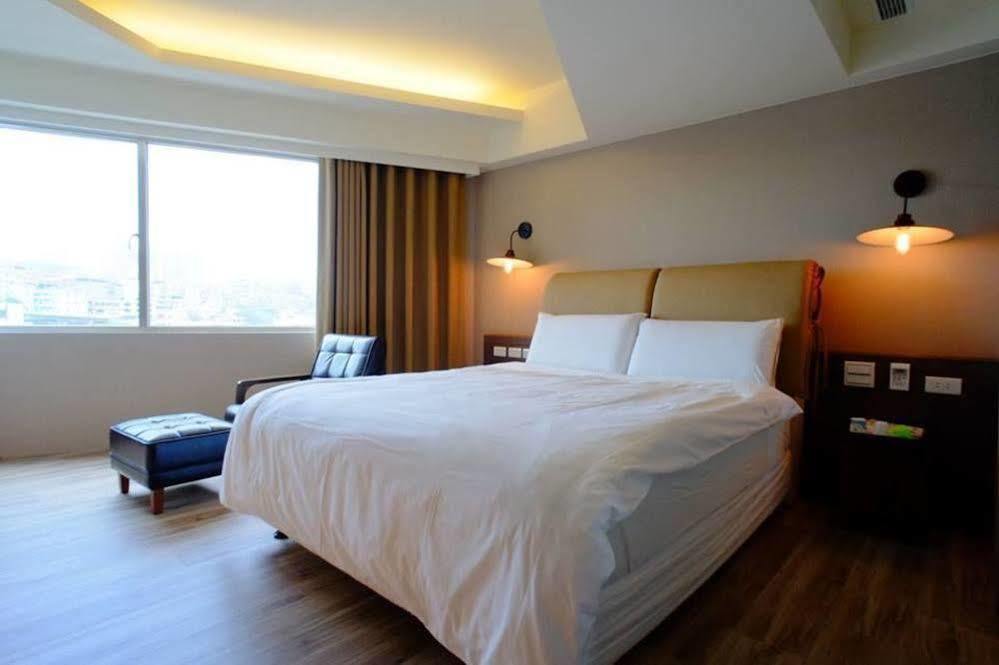 Open Room Hotel Tamsui Buitenkant foto