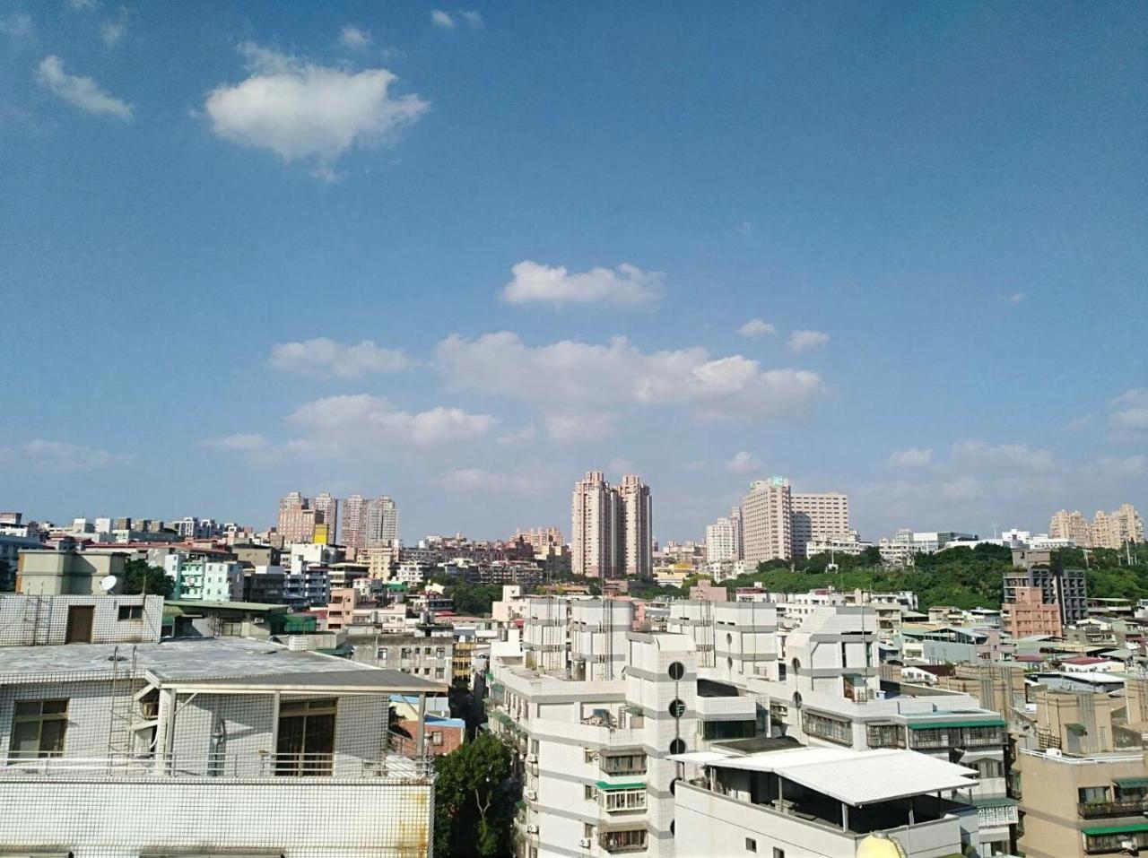 Open Room Hotel Tamsui Buitenkant foto