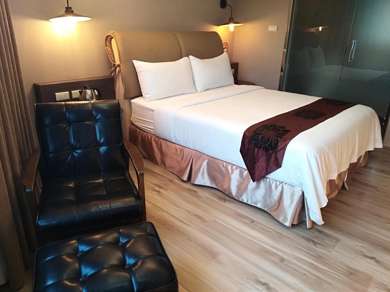 Open Room Hotel Tamsui Buitenkant foto