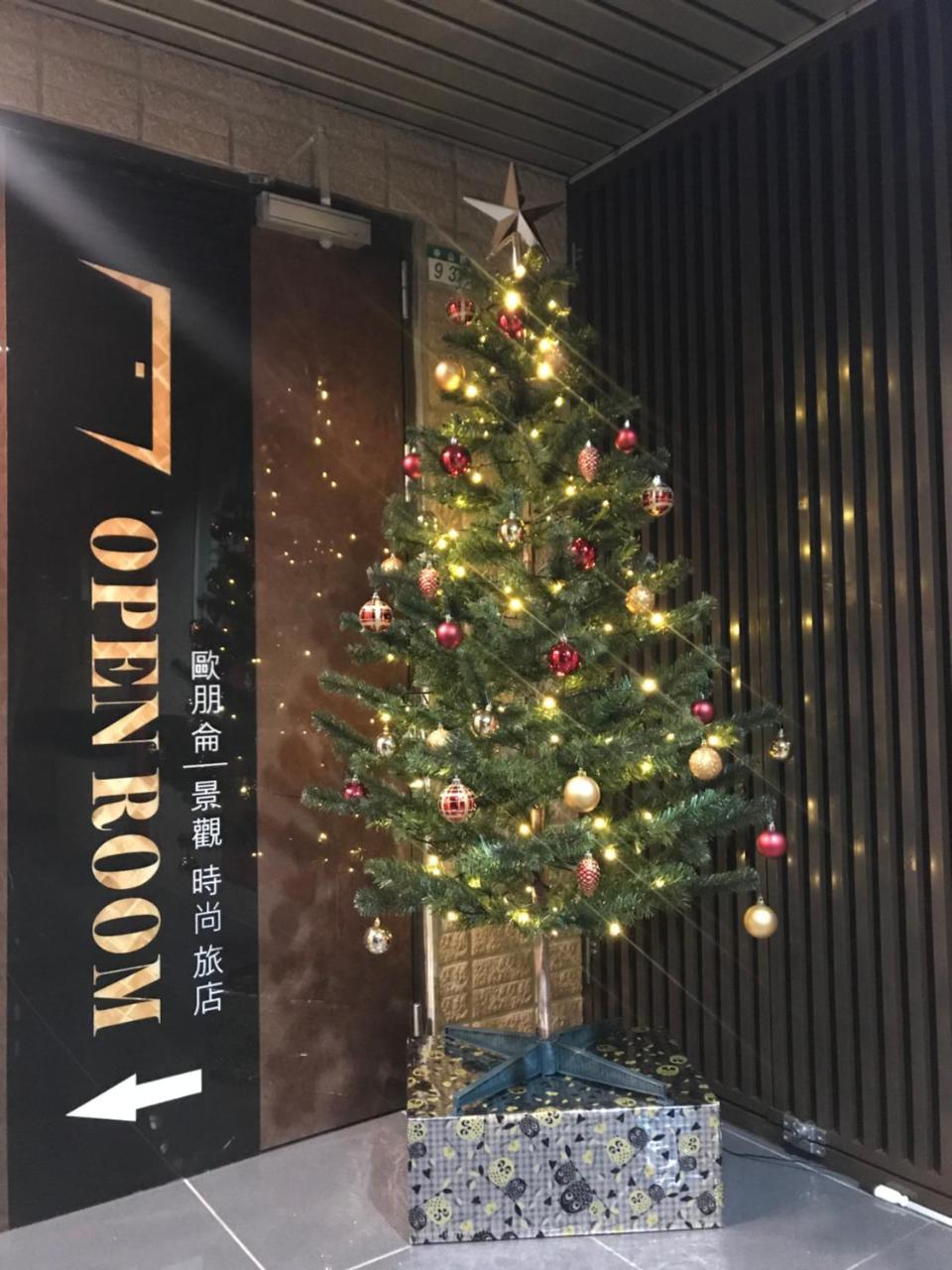 Open Room Hotel Tamsui Buitenkant foto