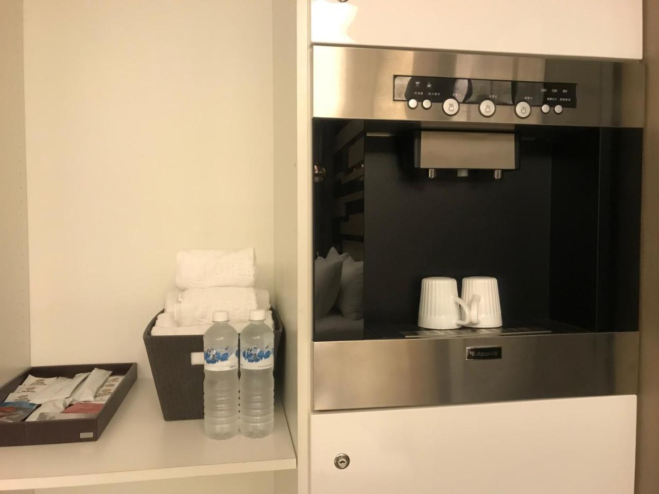 Open Room Hotel Tamsui Buitenkant foto